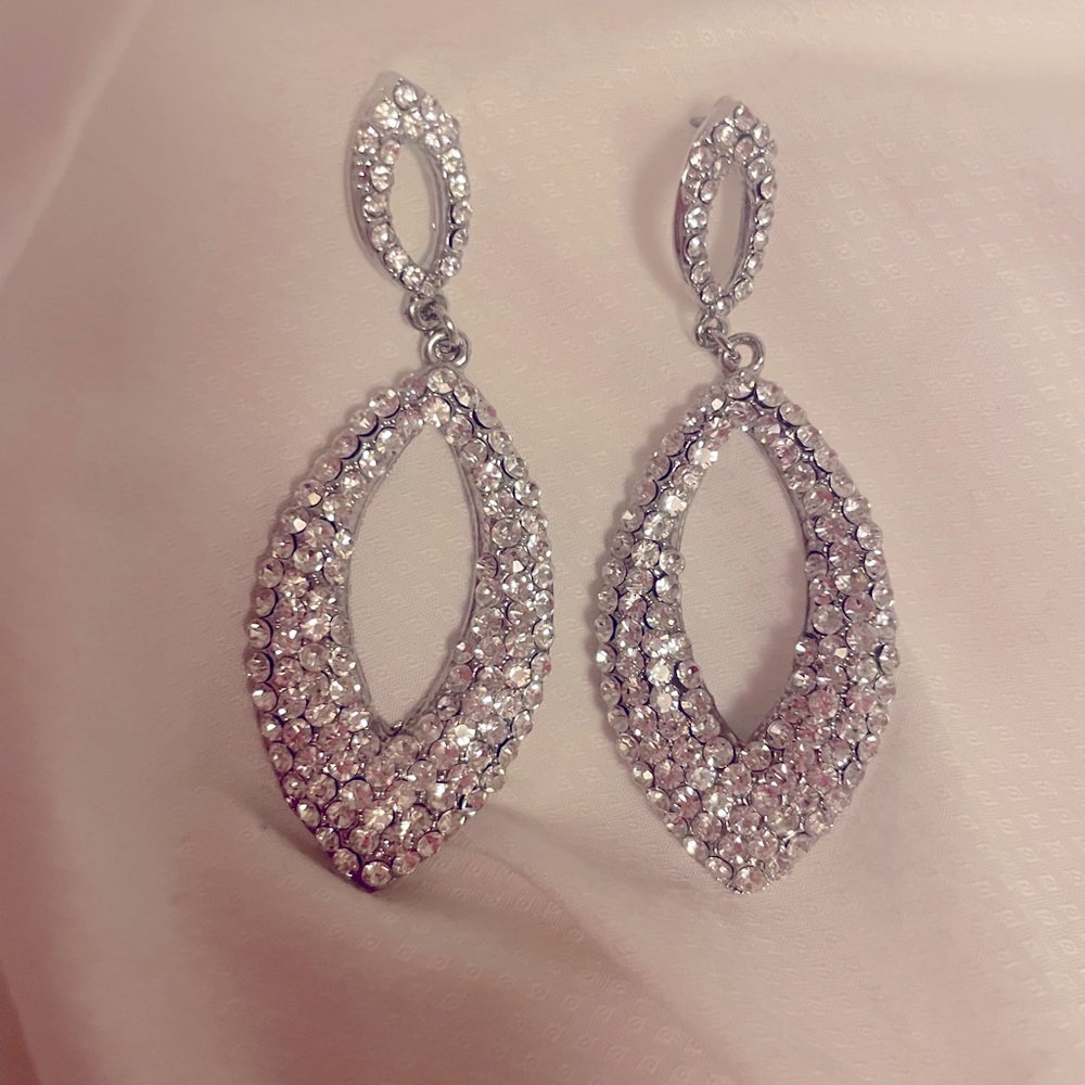 Beautiful crystal chandellier earrings costume jewellery